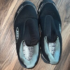 MBT Men's Black and Gray Slip-On Sneakers